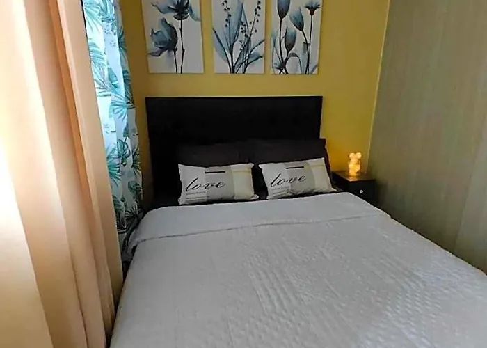 Hotel Near Moa Naia, Ccp &must Places W/a View Manille